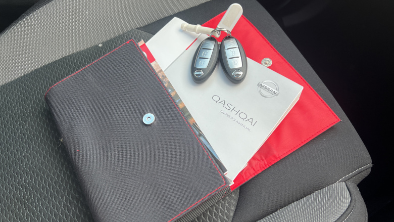 Nissan Qashqai 1.3 DiG-T N-Connecta 5dr [Glass Roof Pack] Petrol Hatchback